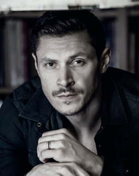 Alex Meraz
